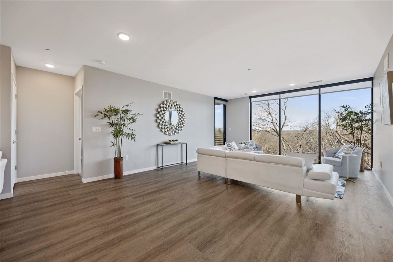 1 University Way Unit: 406