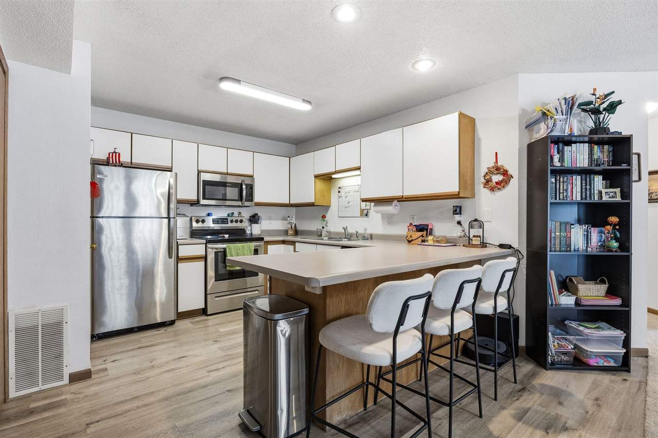 140 Shannon Dr Unit: 6