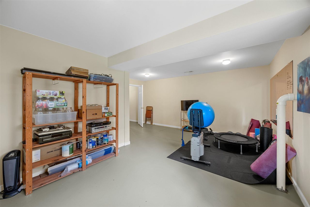 1926 Meadow Ridge Ln