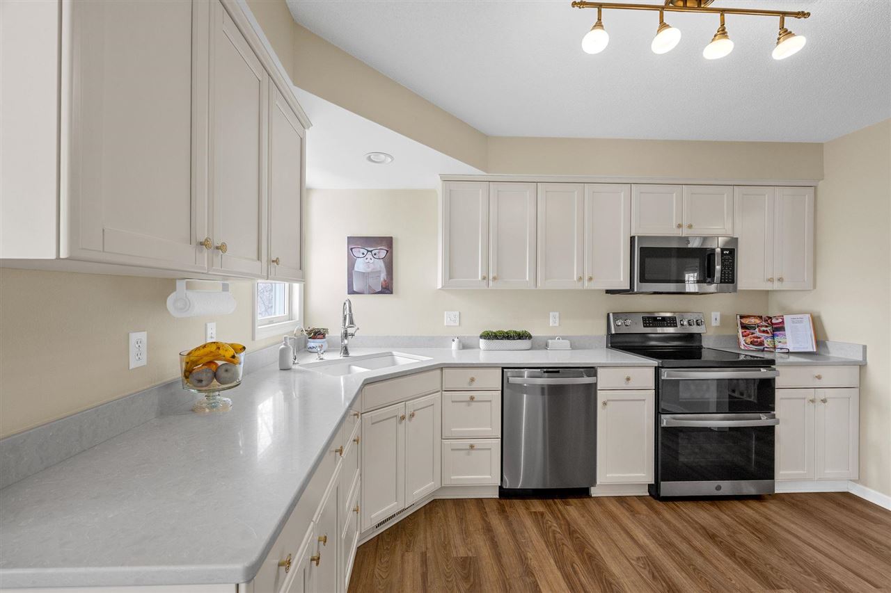 1926 Meadow Ridge Ln