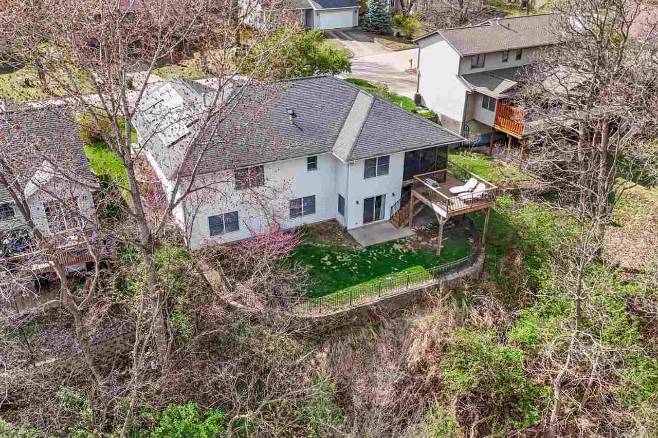 1926 Meadow Ridge Ln