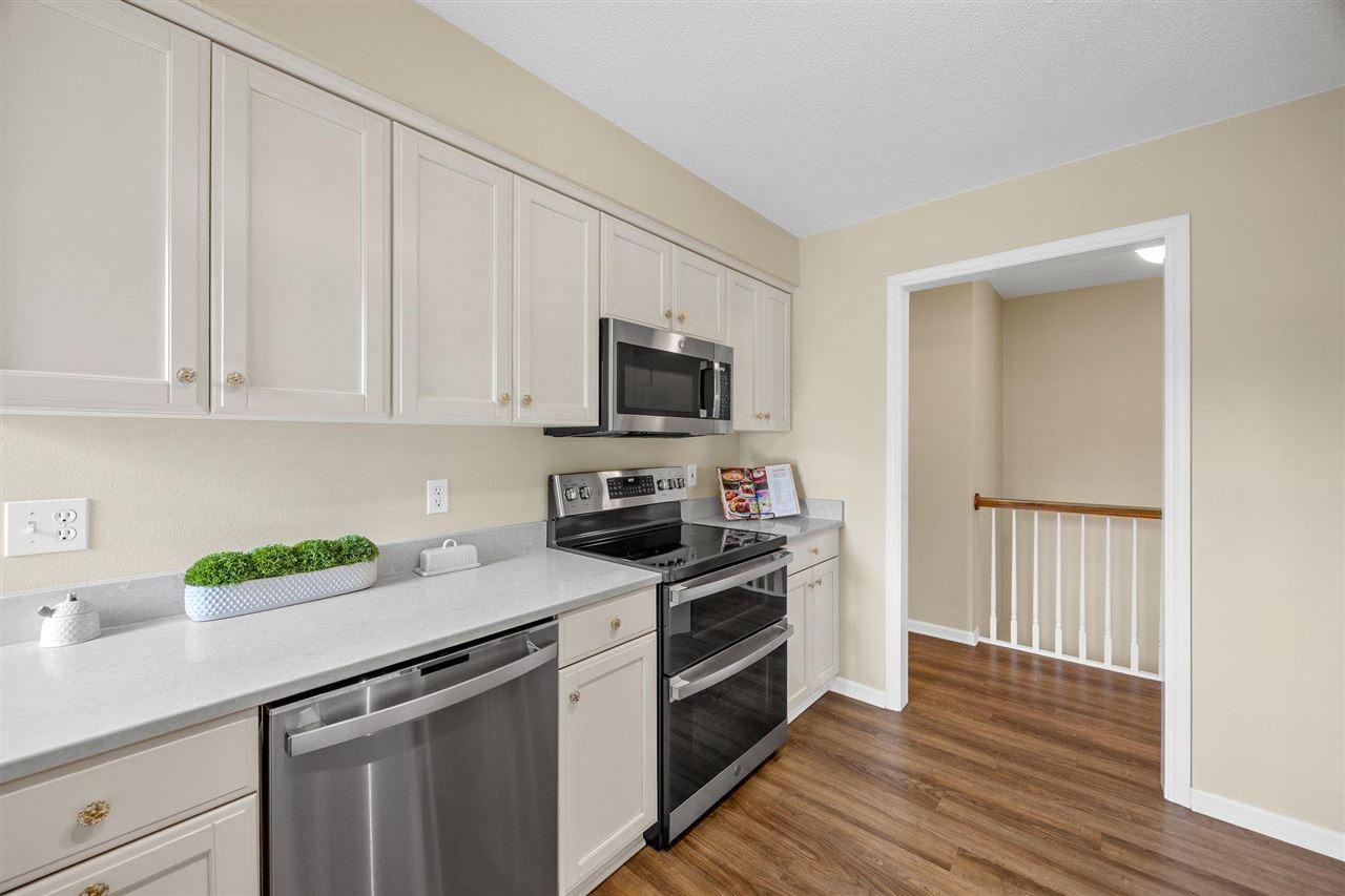 1926 Meadow Ridge Ln