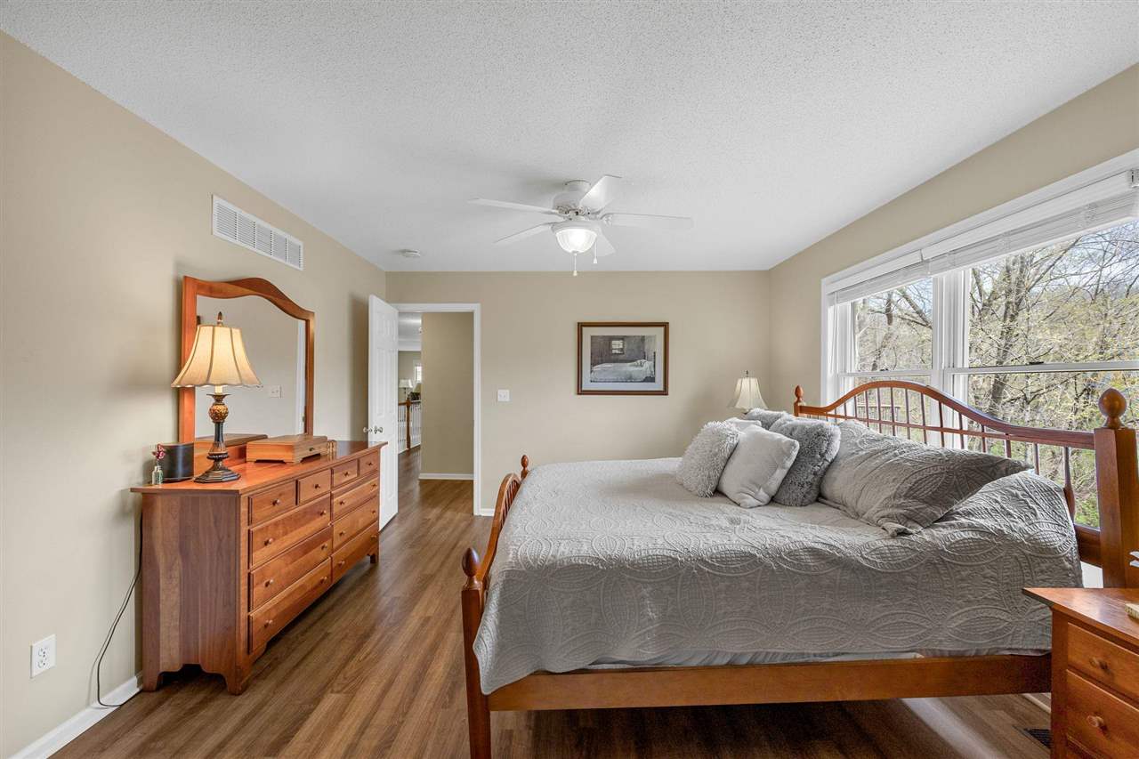 1926 Meadow Ridge Ln