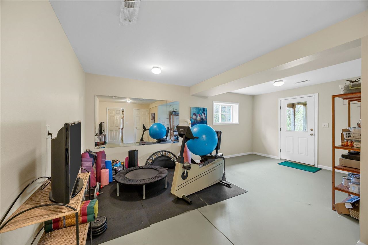 1926 Meadow Ridge Ln