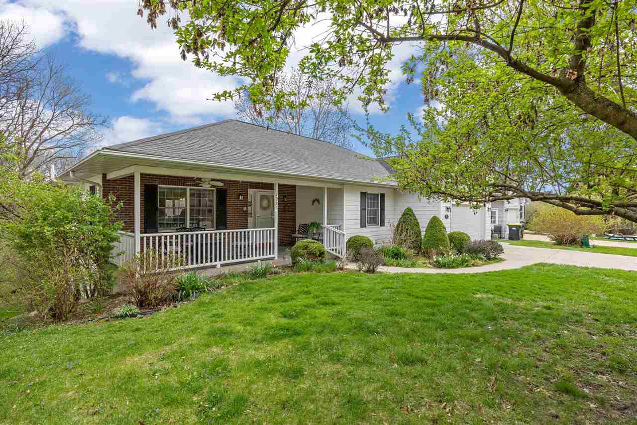 1926 Meadow Ridge Ln