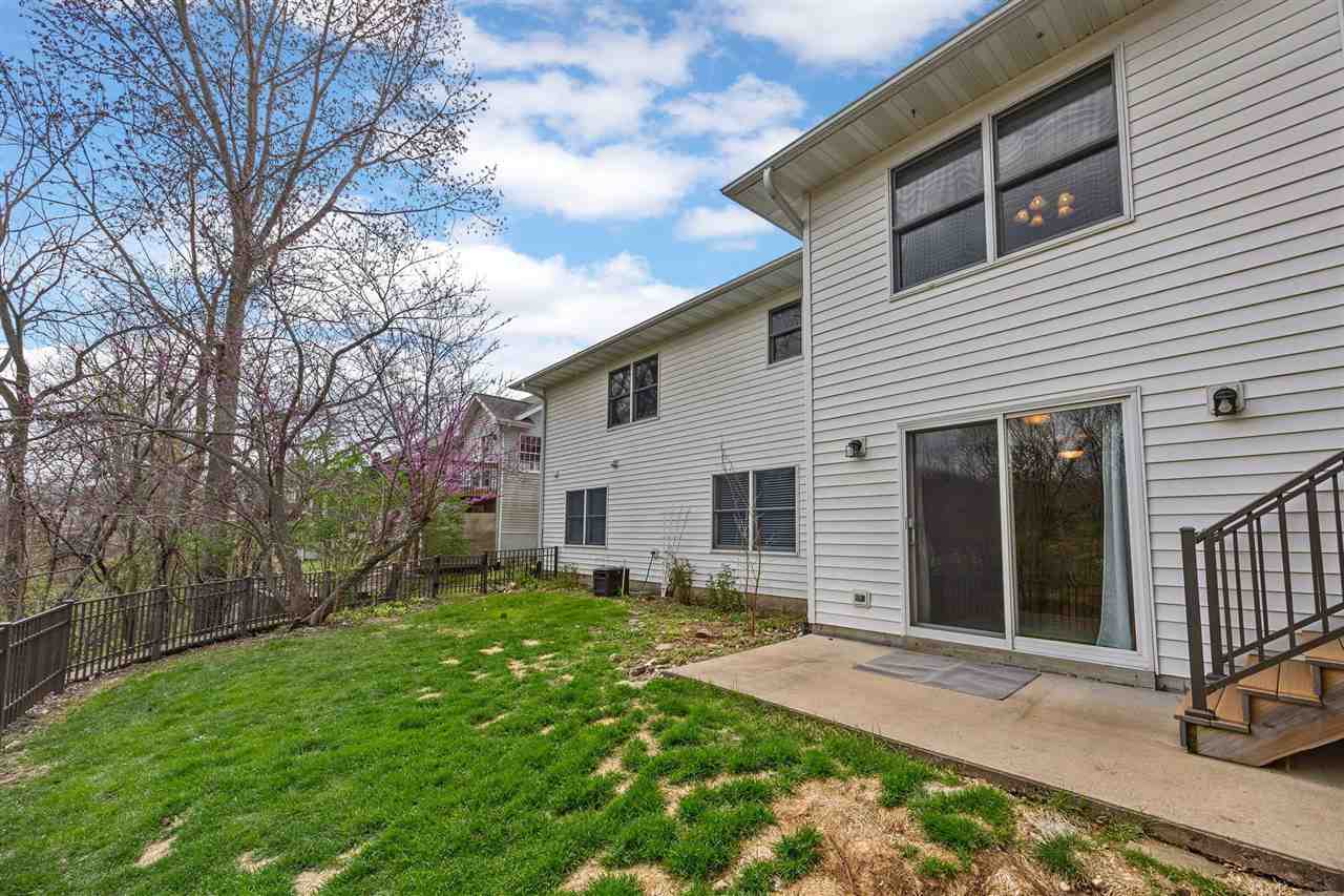 1926 Meadow Ridge Ln