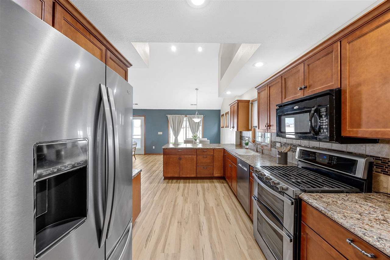 105 Wild Rose Ln