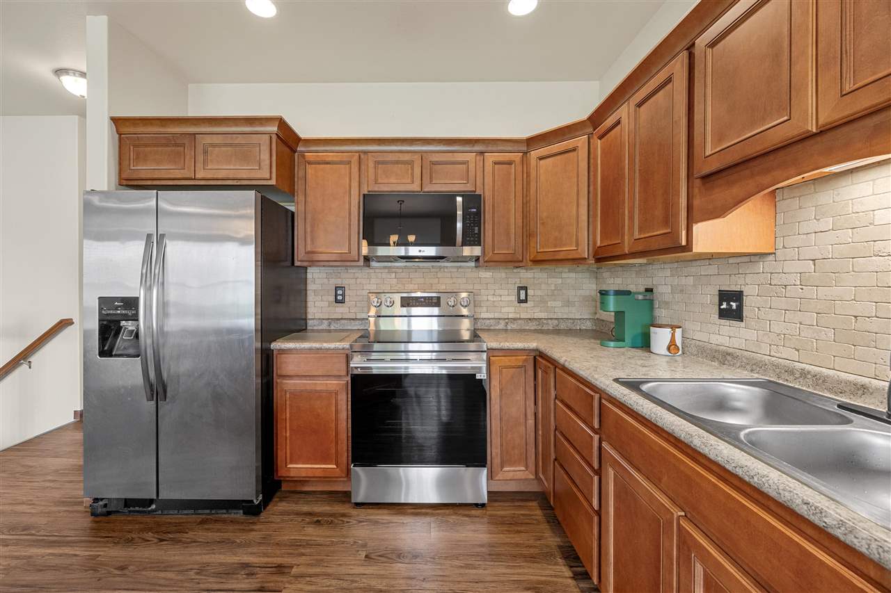 323 Windflower Ln