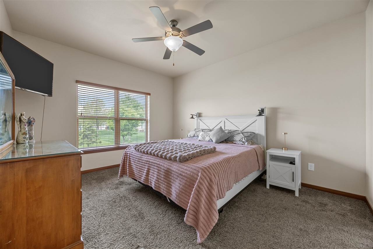 323 Windflower Ln