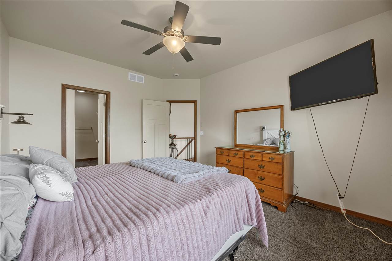 323 Windflower Ln