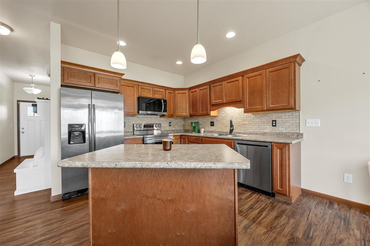 323 Windflower Ln