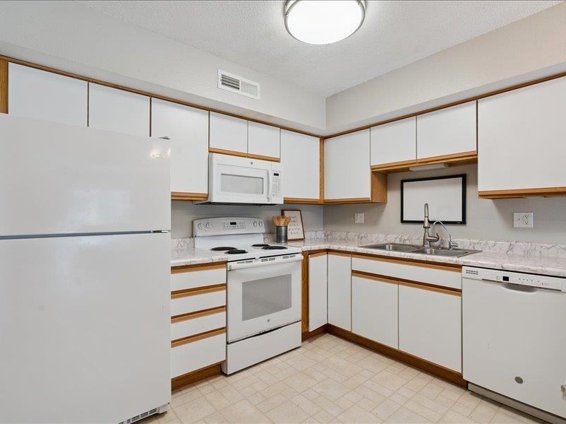 2861 Coral Ct Unit: 103