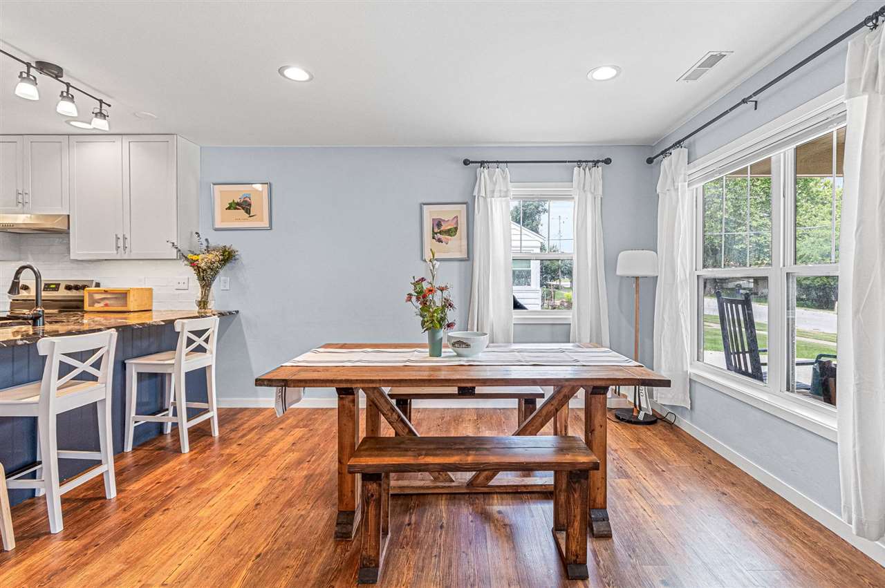 328 N Downey
