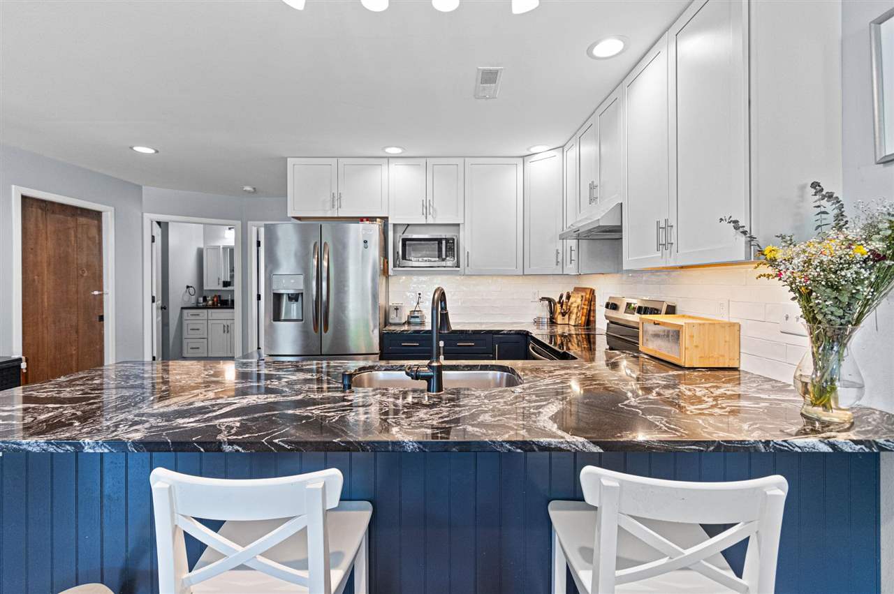328 N Downey