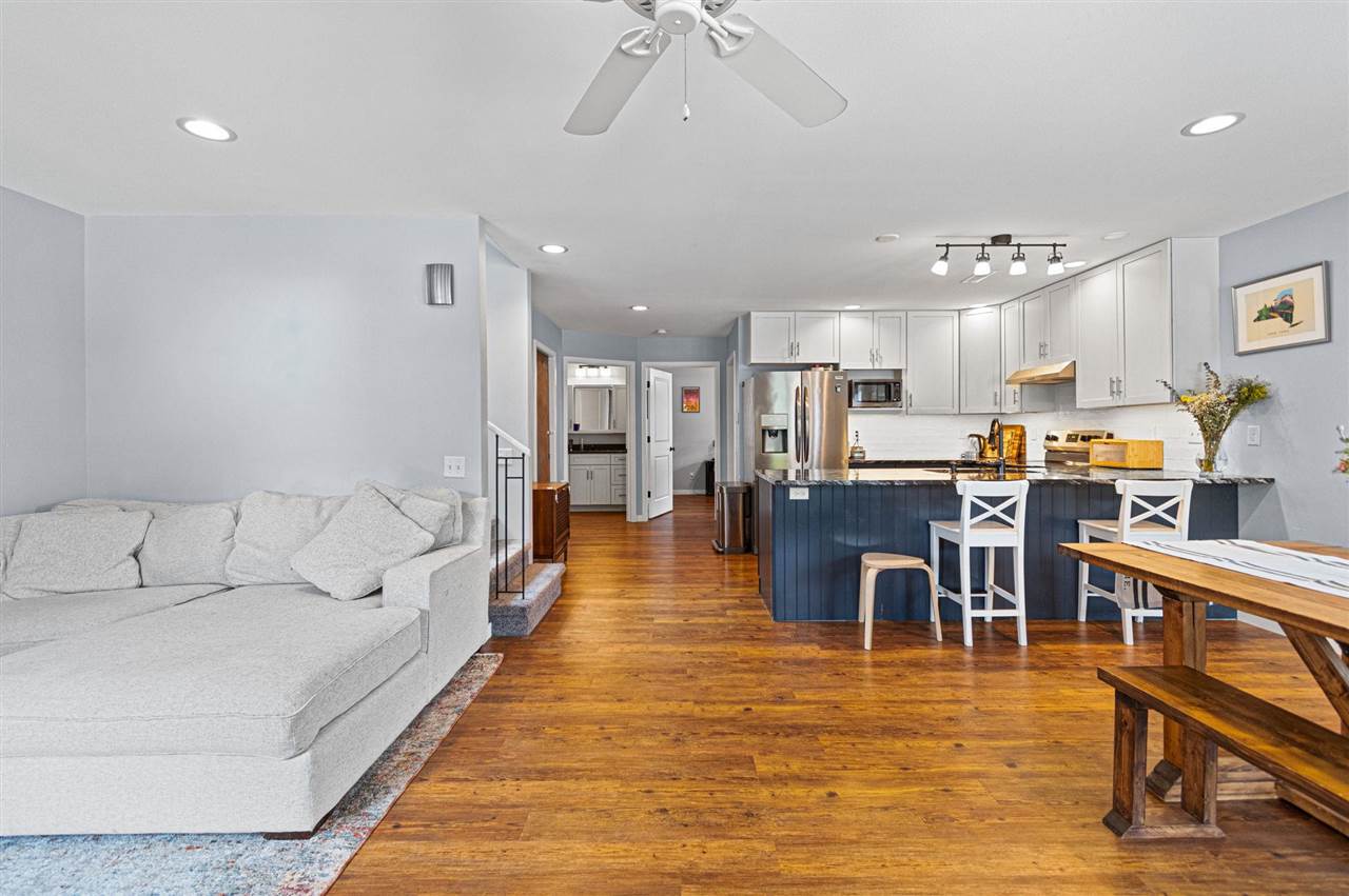 328 N Downey