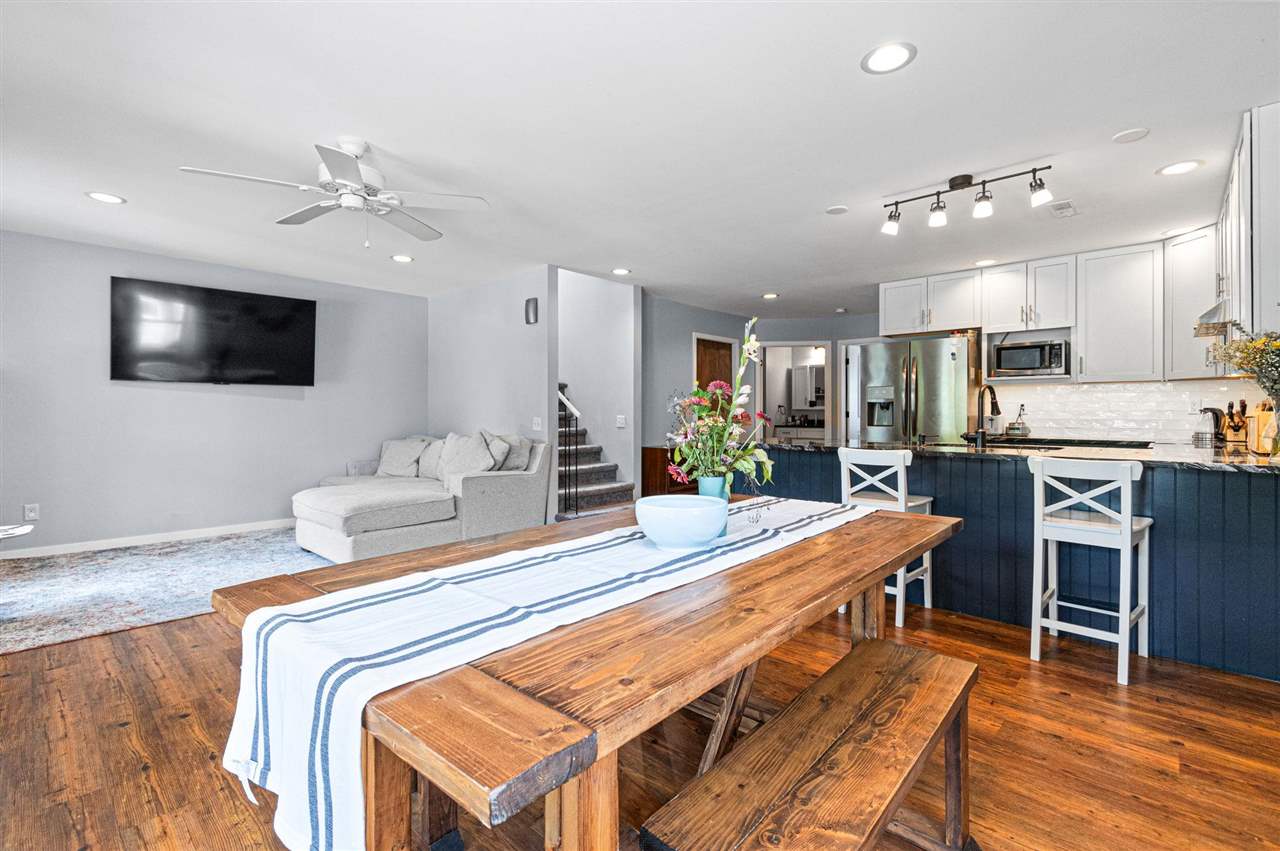 328 N Downey