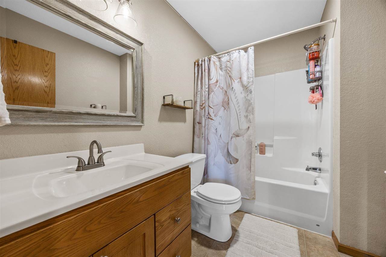 1017 Langenberg Ave
