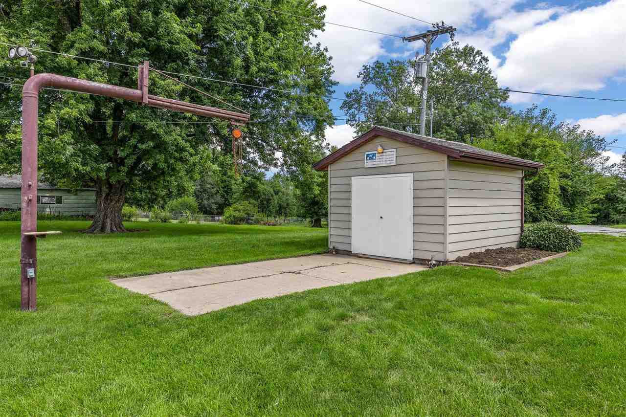 200 Schnoebelen St