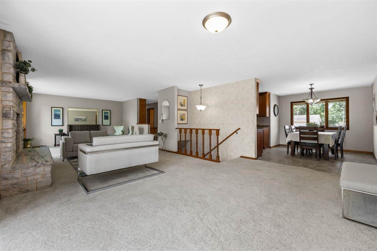 200 Schnoebelen St