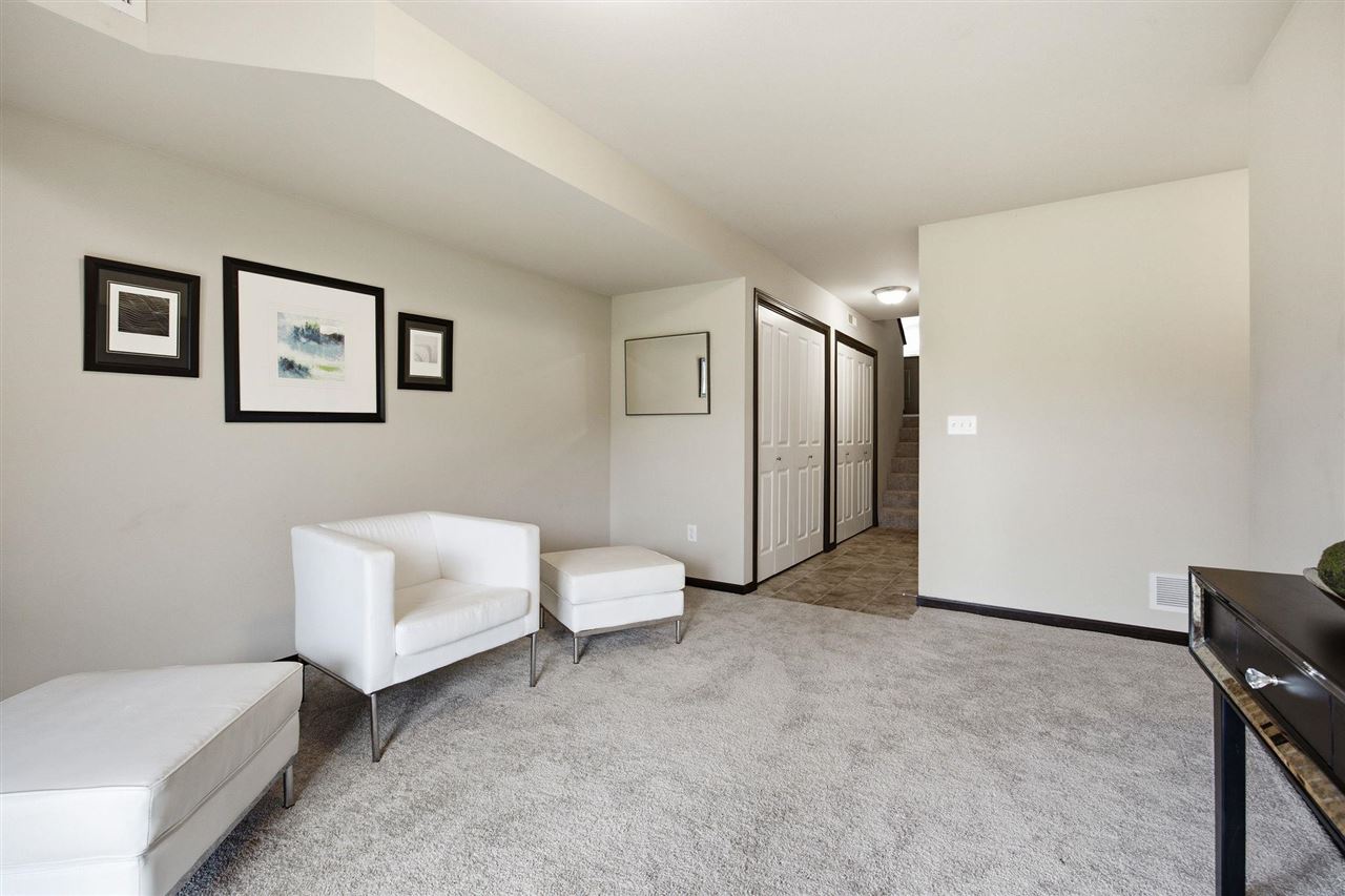 306 Piper Ln