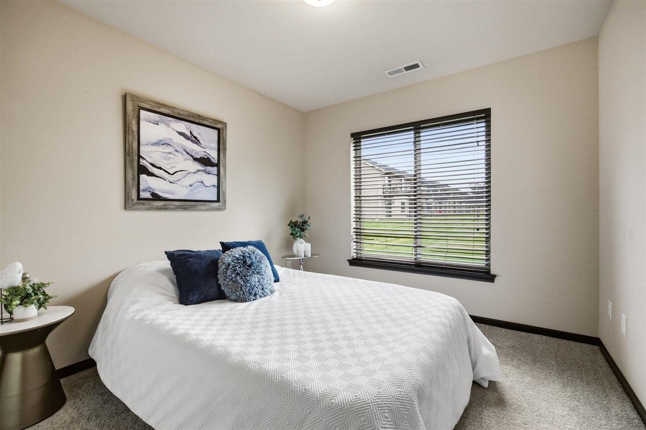 306 Piper Ln