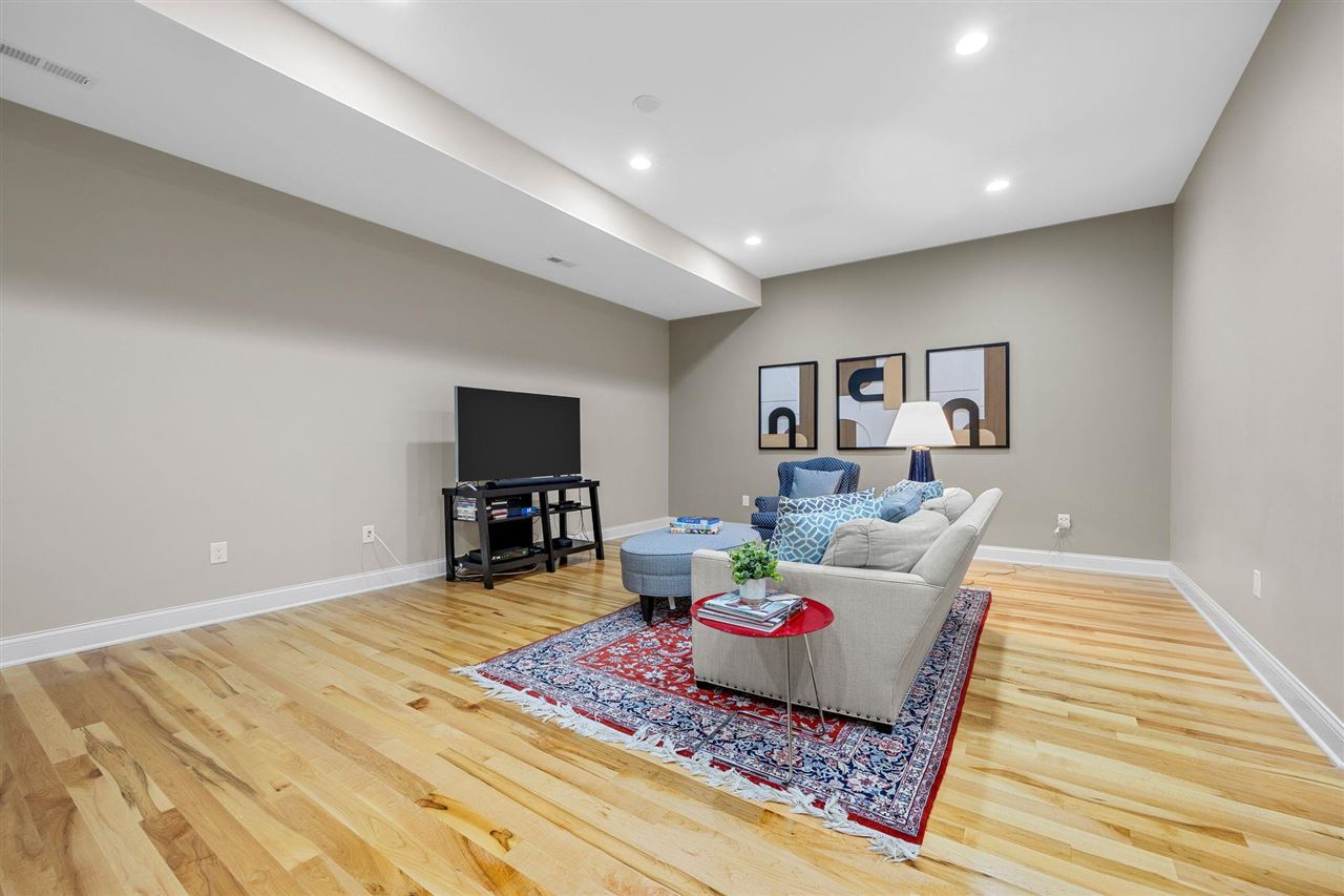 143 Leamer Ct