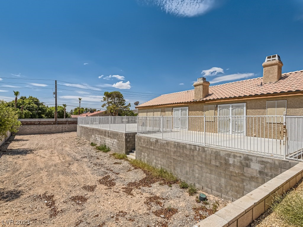 5216 North Chieftain Street