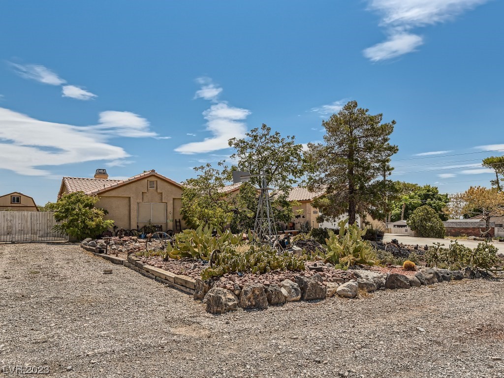 5216 North Chieftain Street