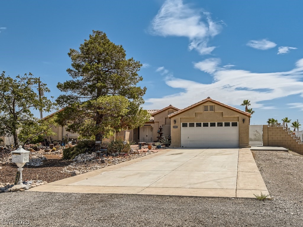 5216 North Chieftain Street