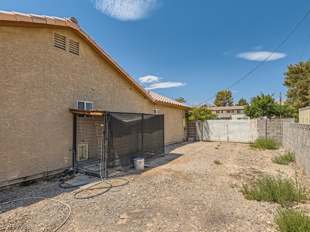 5216 North Chieftain Street