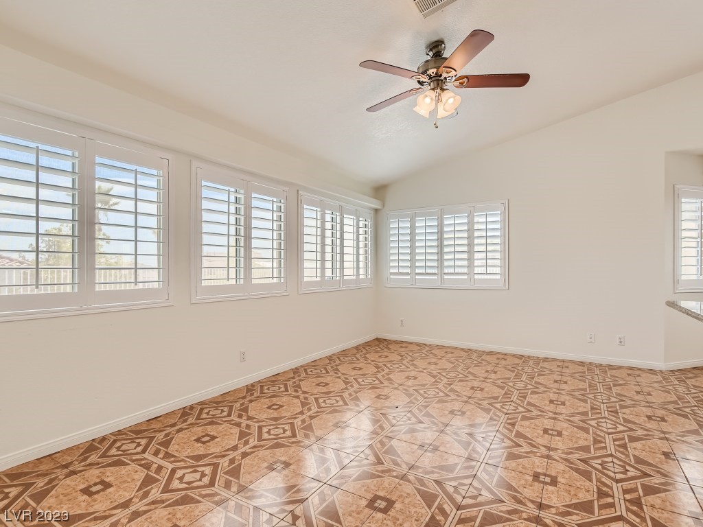 5216 North Chieftain Street