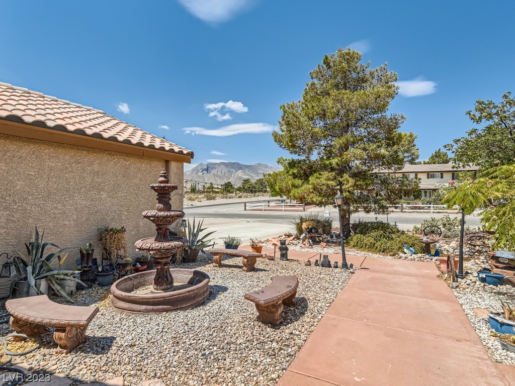 5216 North Chieftain Street