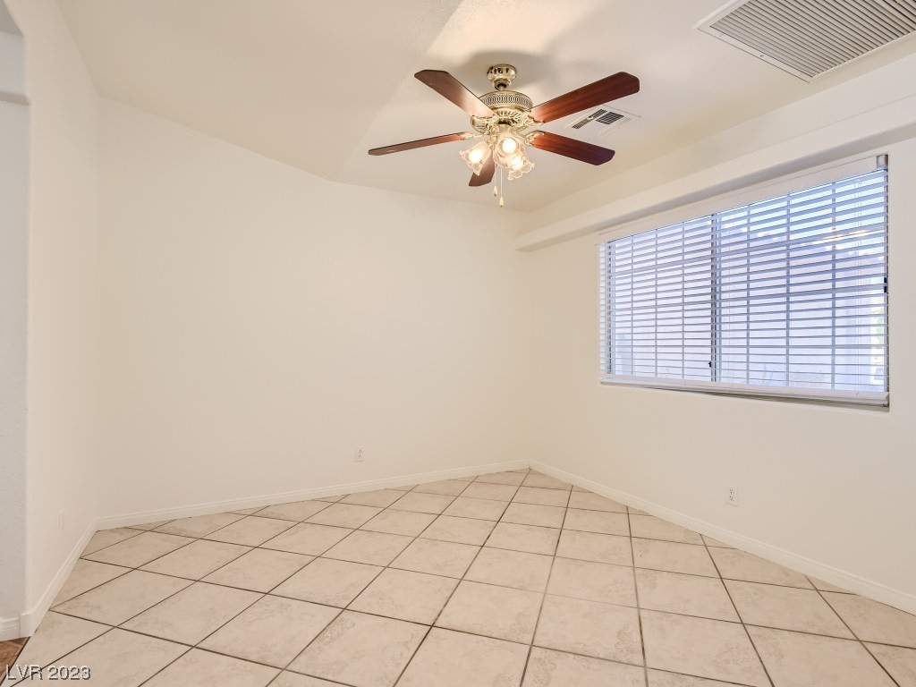 5216 North Chieftain Street