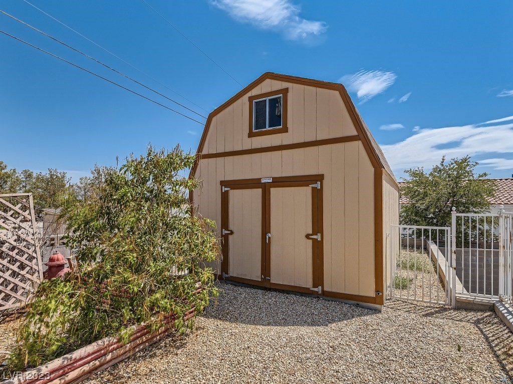 5216 North Chieftain Street