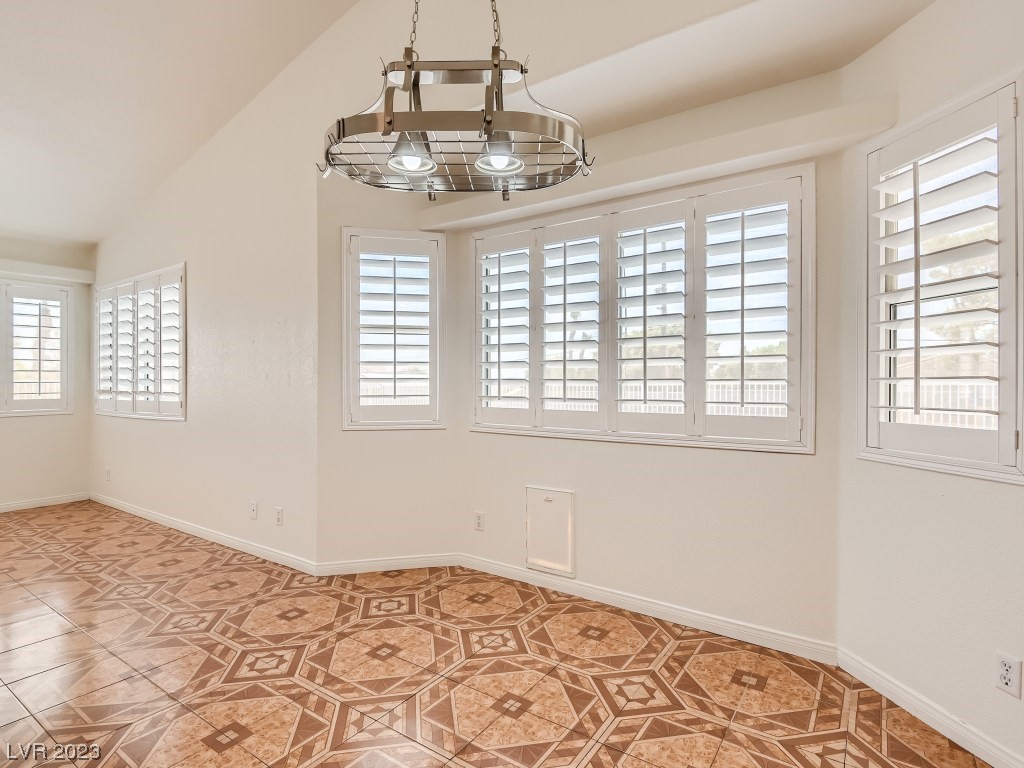 5216 North Chieftain Street