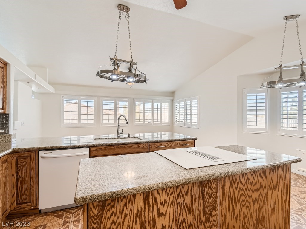 5216 North Chieftain Street