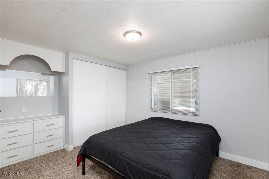 4608 Royal Ridge Avenue