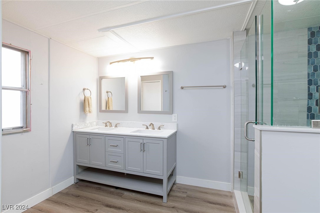 4608 Royal Ridge Avenue