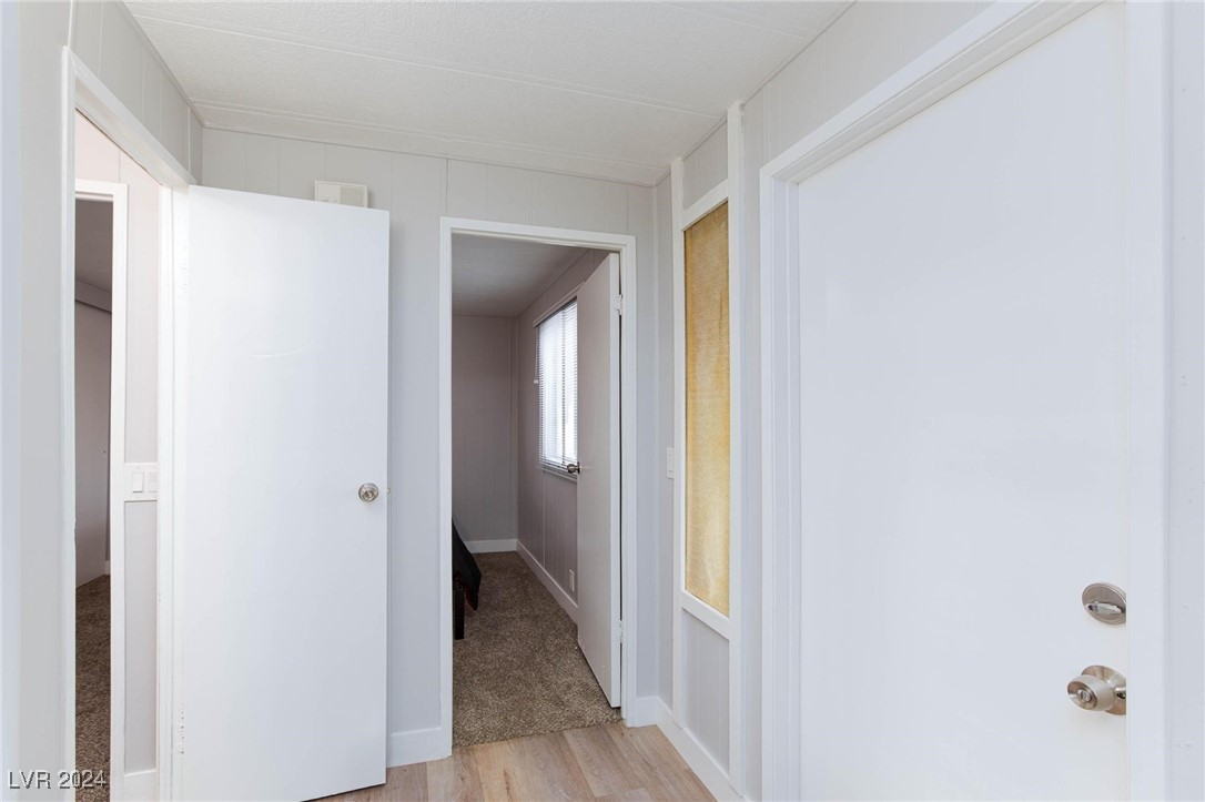 4608 Royal Ridge Avenue