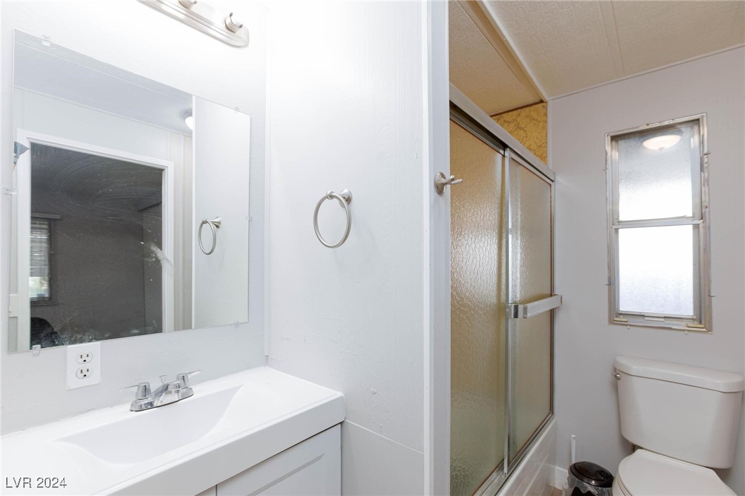 4608 Royal Ridge Avenue