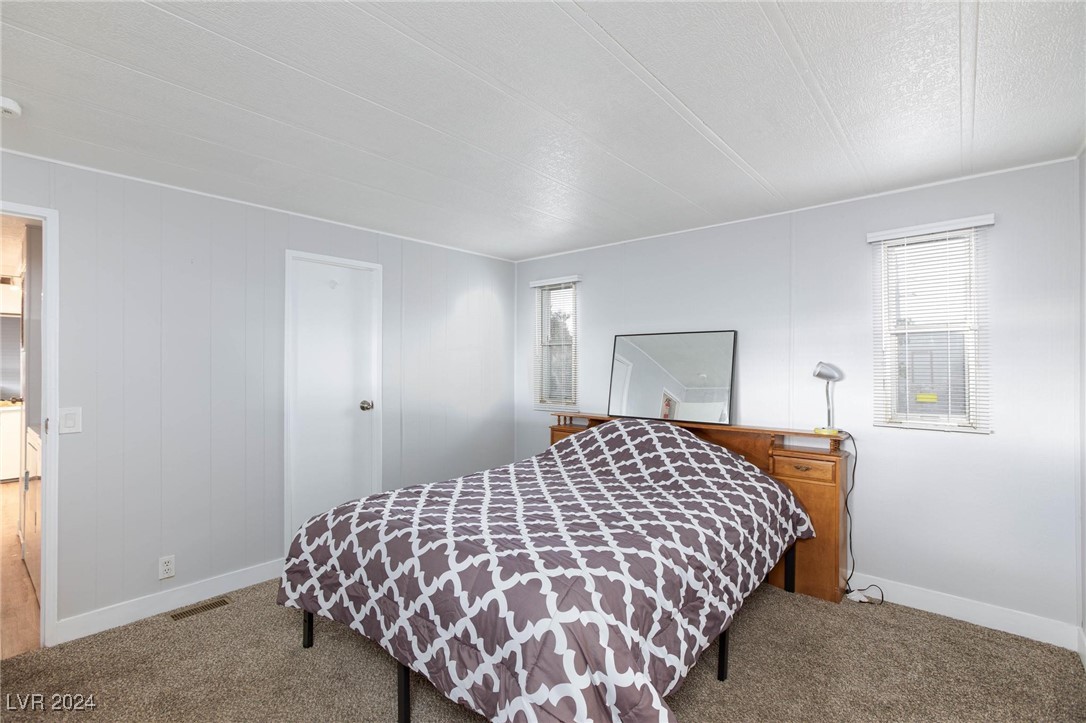 4608 Royal Ridge Avenue