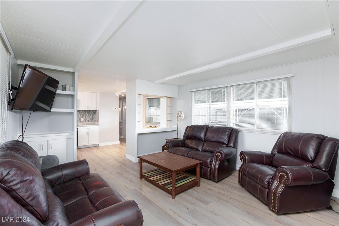 4608 Royal Ridge Avenue