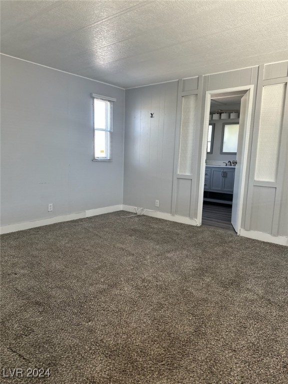 4608 Royal Ridge Avenue