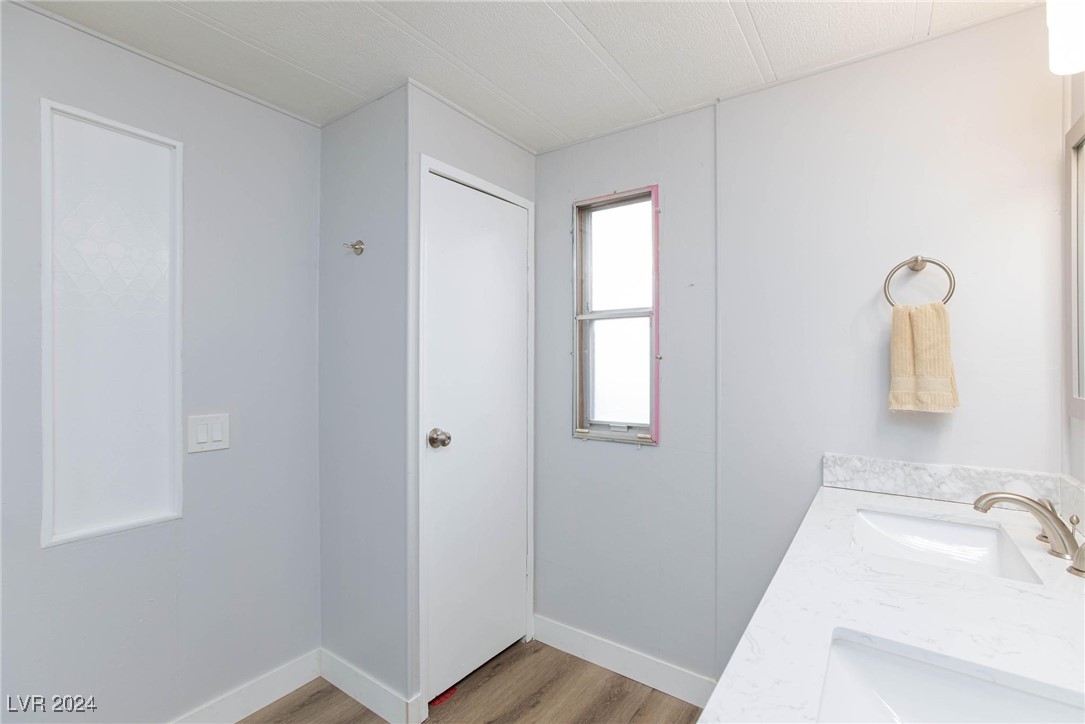 4608 Royal Ridge Avenue