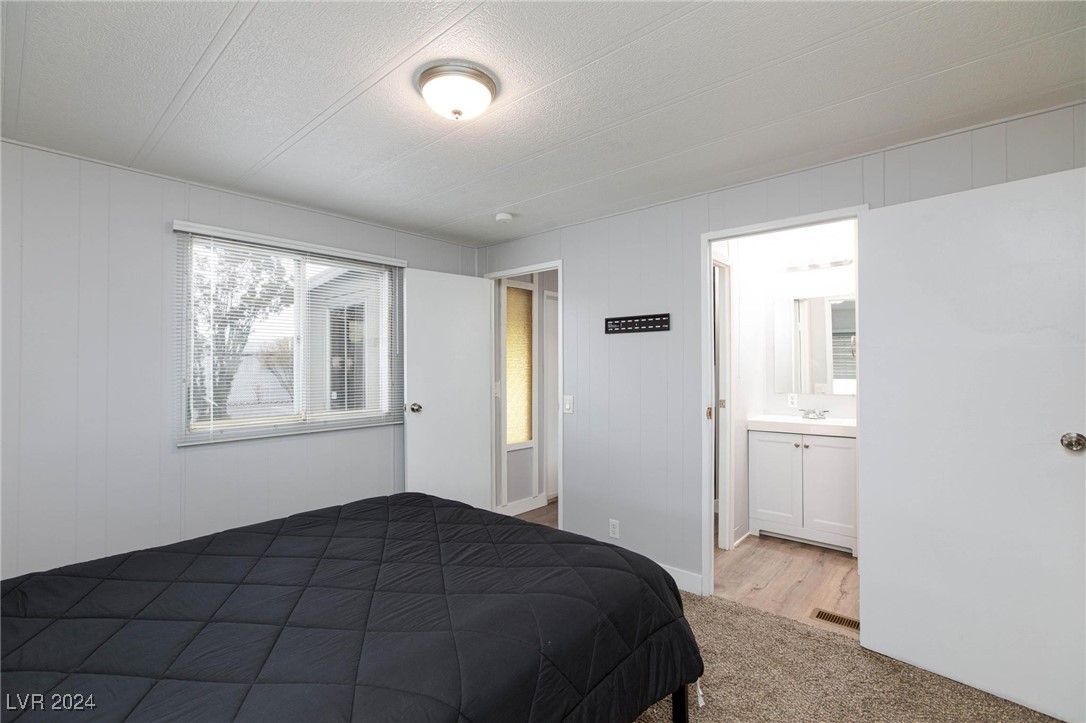 4608 Royal Ridge Avenue