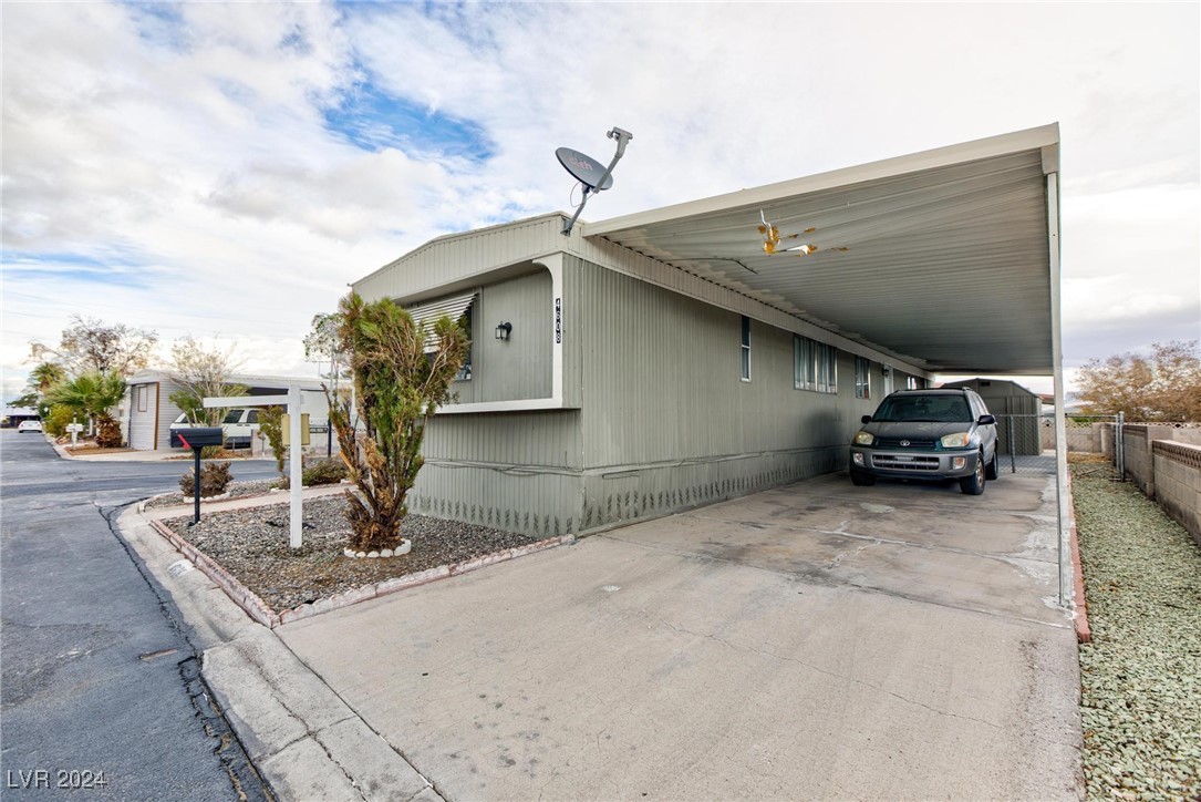 4608 Royal Ridge Avenue