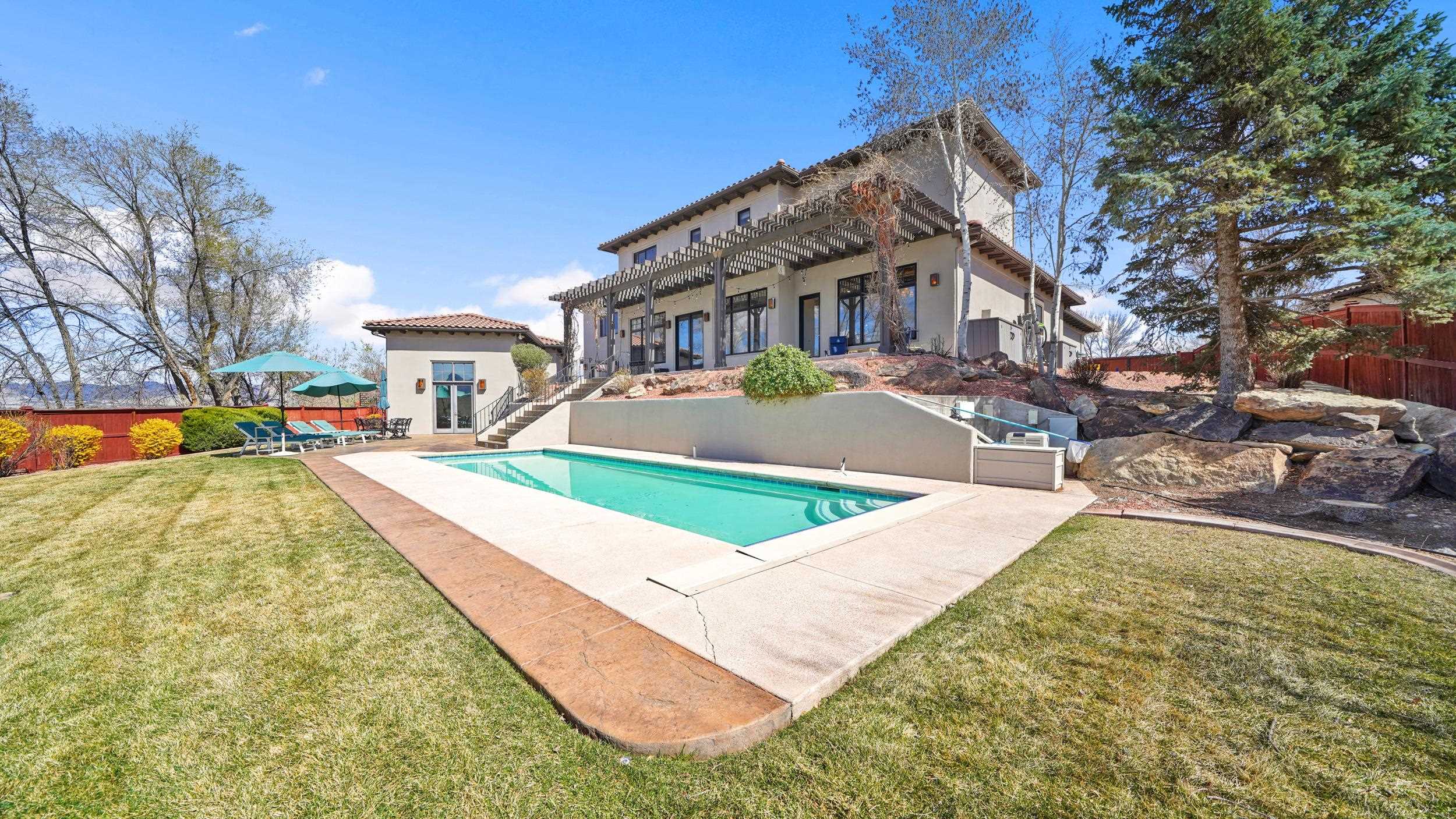 440 High Pointe Circle