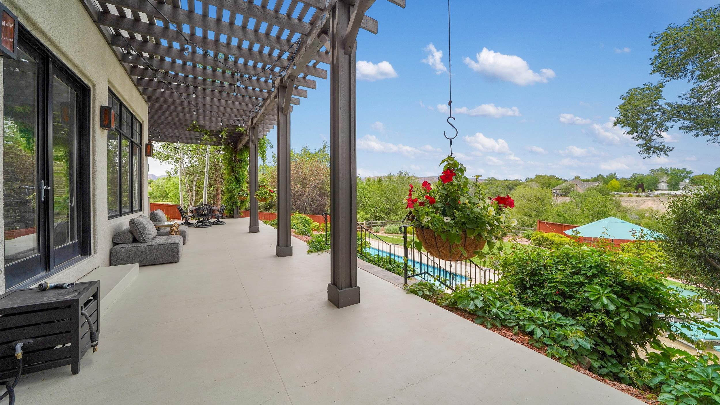440 High Pointe Circle