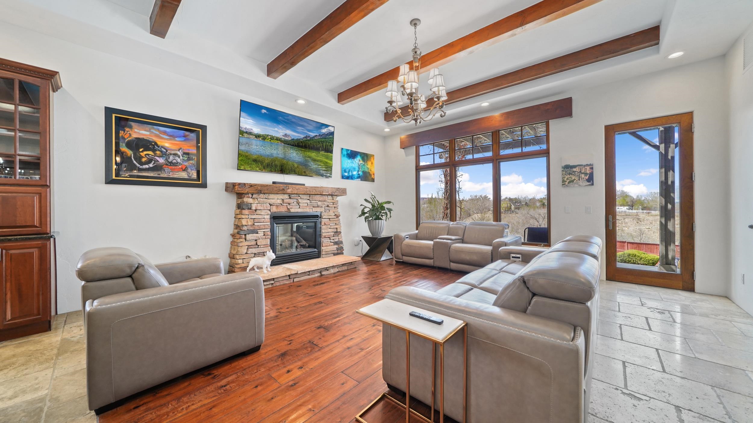 440 High Pointe Circle