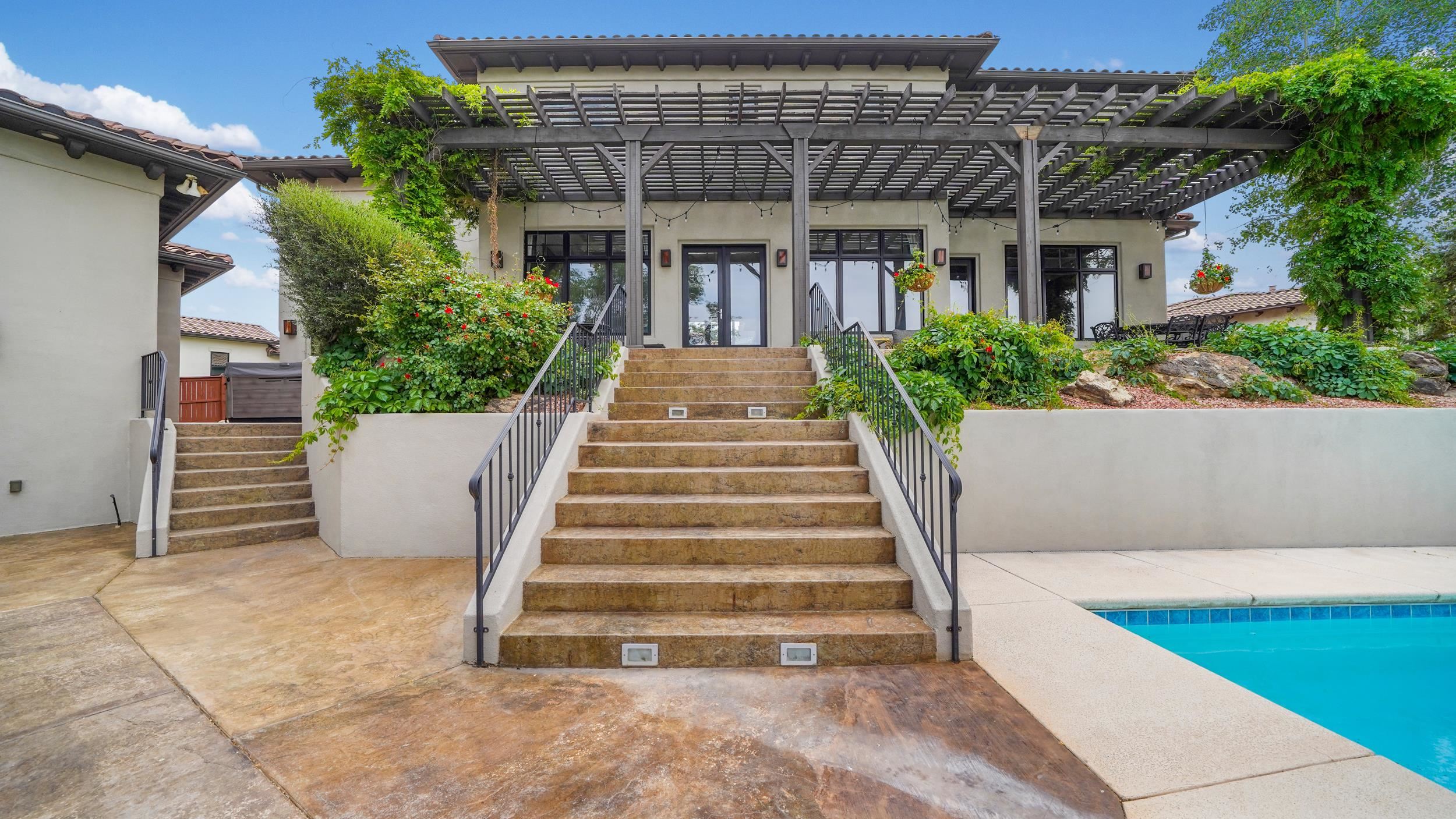 440 High Pointe Circle